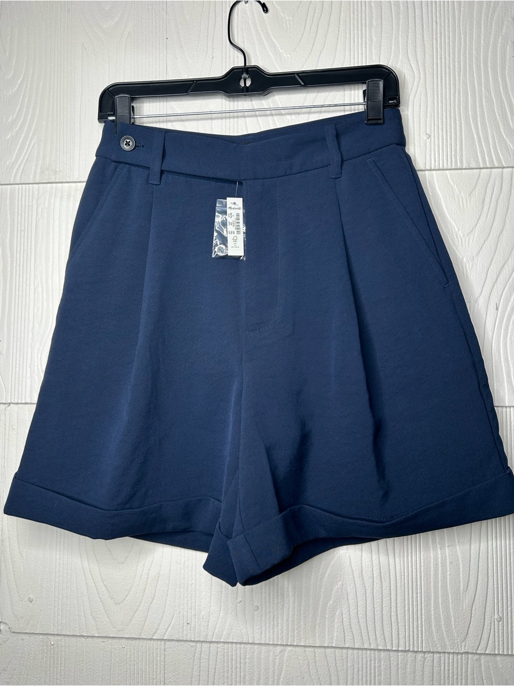 Madewell Navy Pleated Cuffed High-Rise Shorts - Dark Blue